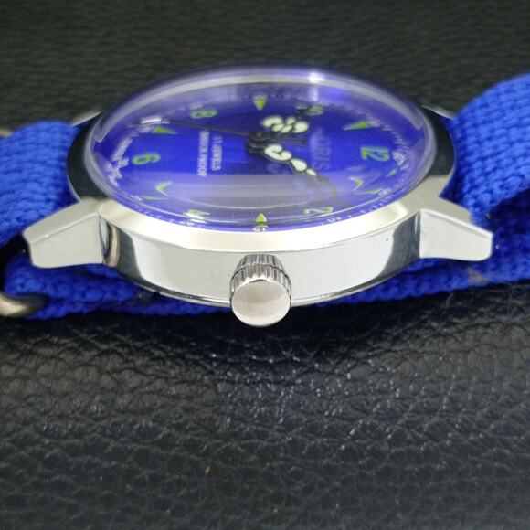 Vintage 1981 Oris Manual Mens Silver Watch W/Nato Strap & Blue accents - Picture 5 of 9